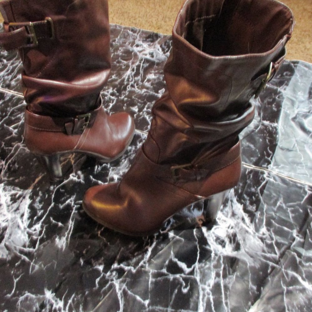 Brown  Boots - Picture 4 of 5